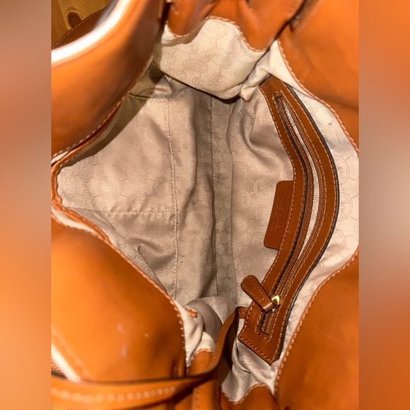 Micheal kors purse - Picture 3 of 7